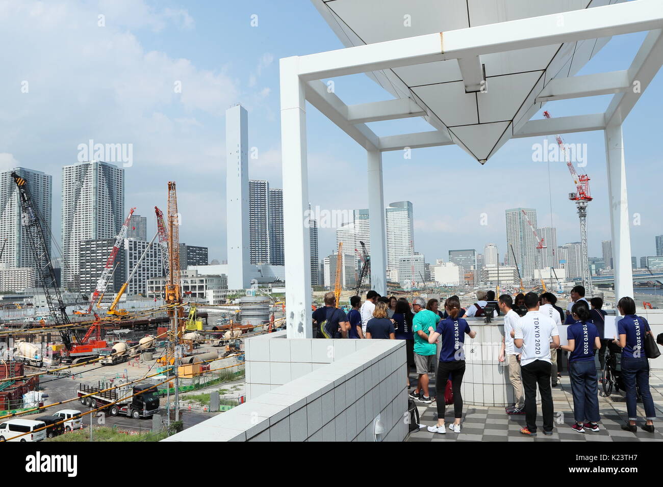 Vue générale, le 30 août 2017 : Le Comité d'organisation de Tokyo des Jeux Olympiques et Paralympiques détient la première CAN Open Days à Tokyo, Japon. Des représentants de 6 pays a inspecté un site de construction de Village paralympique pour les Jeux paralympiques 2020 de Tokyo. Credit : Naoki Nishimura/AFLO SPORT/Alamy Live News Banque D'Images