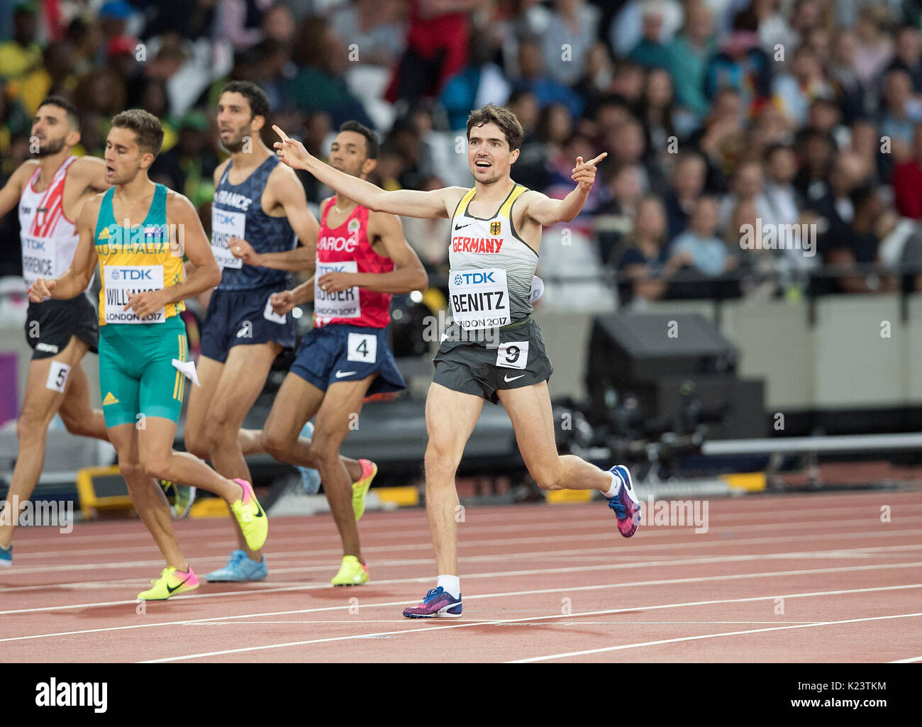 Londres, Grossbritannien. 10 août, 2017. Jubel Timo BENITZ, Deuschland Vorlauf, 1500m der Maenner, am 10.08.2017 Leichtathletik Weltmeisterschaft 2017 à Londres/ Grossbritannien, vom 04.08. - 13.08.2017. | Verwendung weltweit Credit : dpa/Alamy Live News Banque D'Images