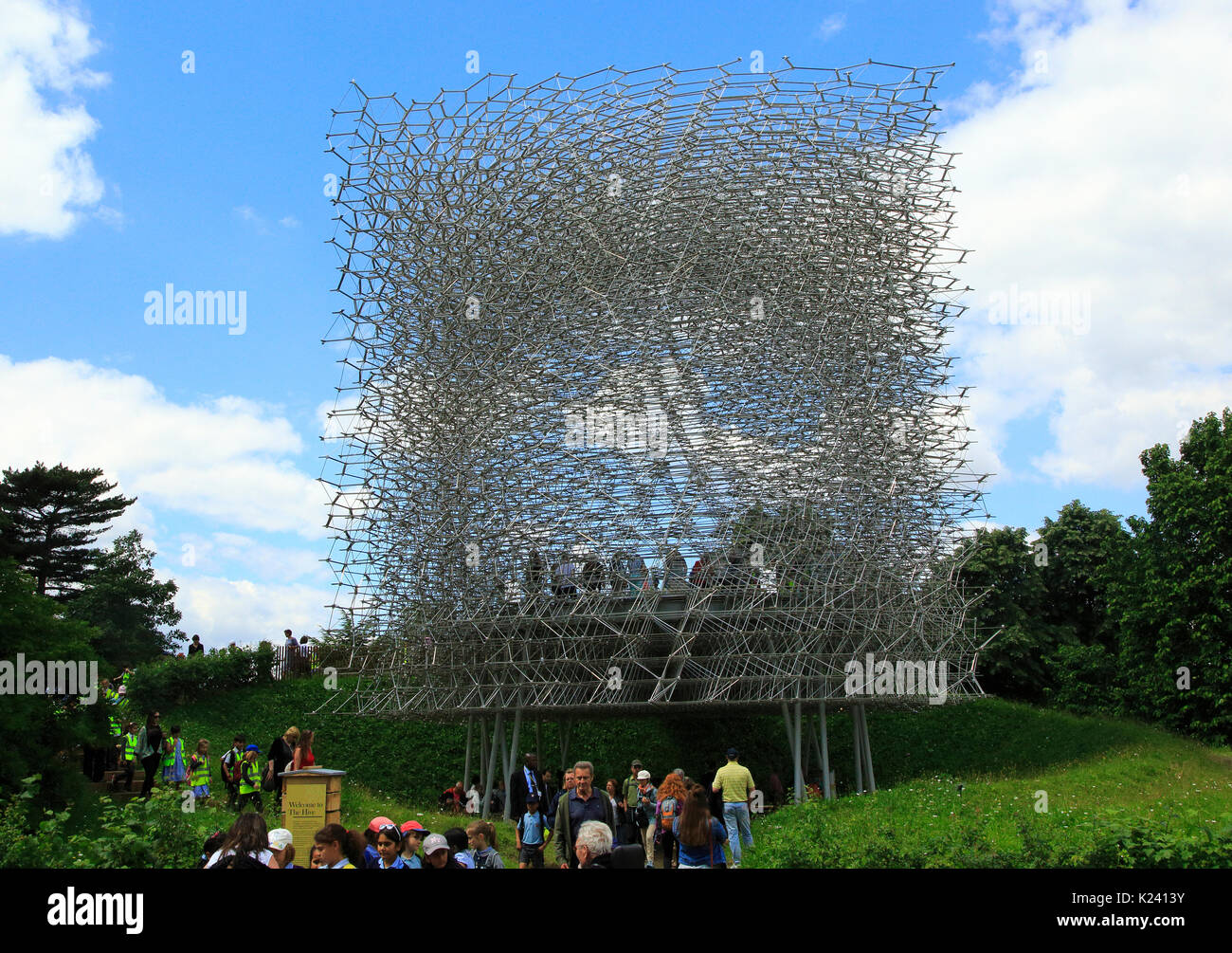 La ruche d'art sculpture à Royal Botanic Gardens, Kew, Londres, Angleterre, Royaume-Uni conçu par Wolfgang Buttress Banque D'Images