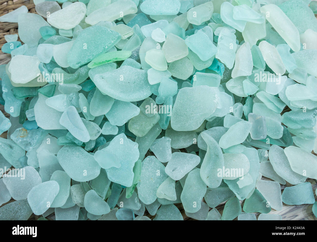 Close up of sea mer turquoise collection verre usé. Des morceaux de verre provenant de la mer plages écossaises, Ecosse, Royaume-Uni Banque D'Images Close up of sea mer turquoise collection verre usé. Des morceaux de verre provenant de la mer plages écossaises, Ecosse, Royaume-Uni Banque D'Images