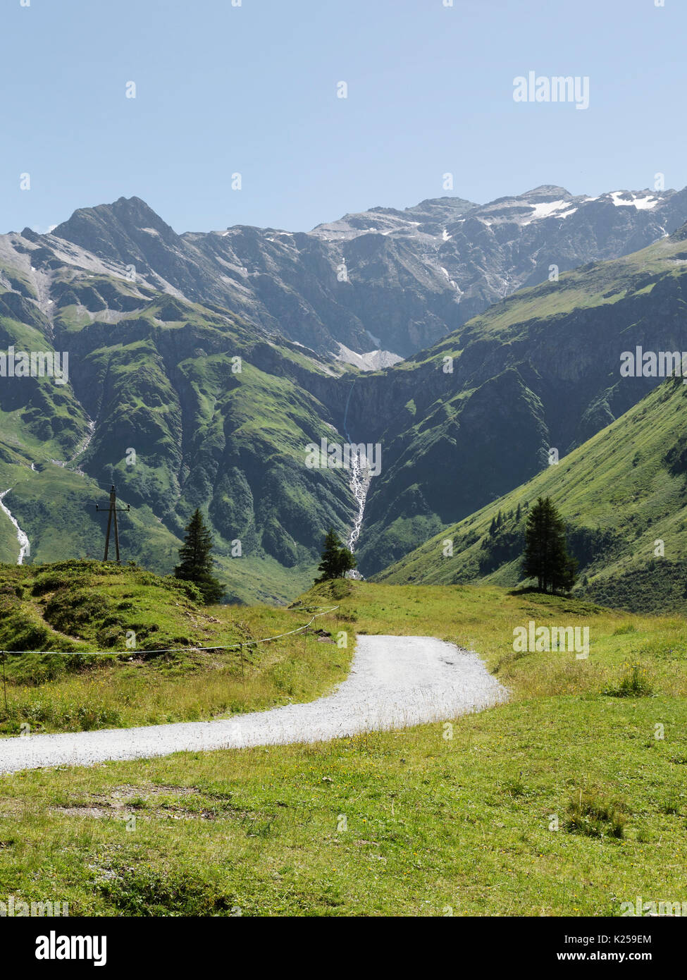 Alpine pittoresque vallée alpine rocky de Sportgastein en été. Les pâturages de montagne pittoresque, grand massif montagneux et ensoleillé. Randonnée sportive. Banque D'Images