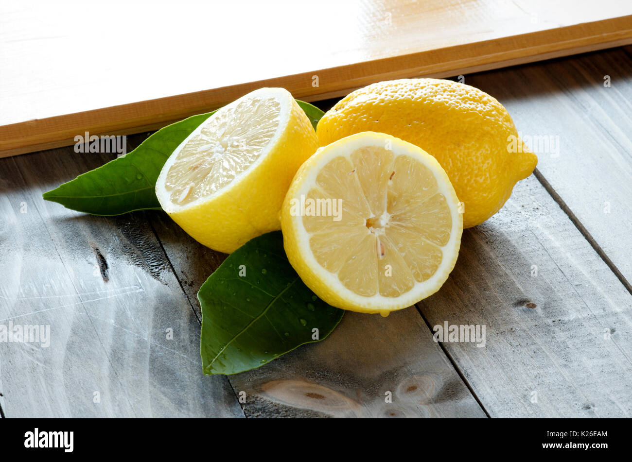 Couper les citrons Banque D'Images