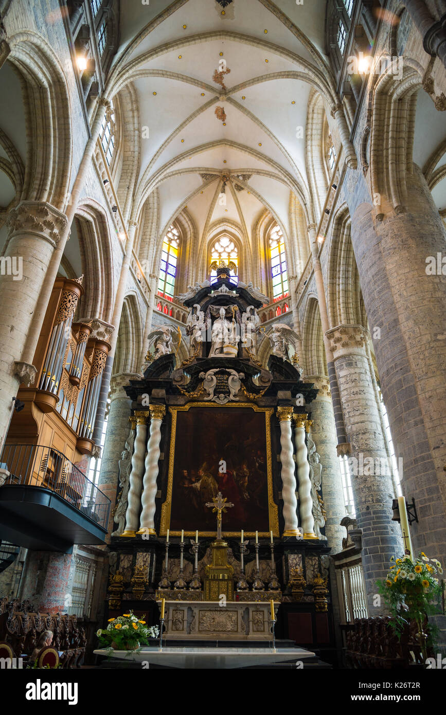 Gand, Belgique - 16 Avril 2017 : Interiors, peintures et les détails de l''Église Saint-Nicolas à Gand, Belgique Banque D'Images
