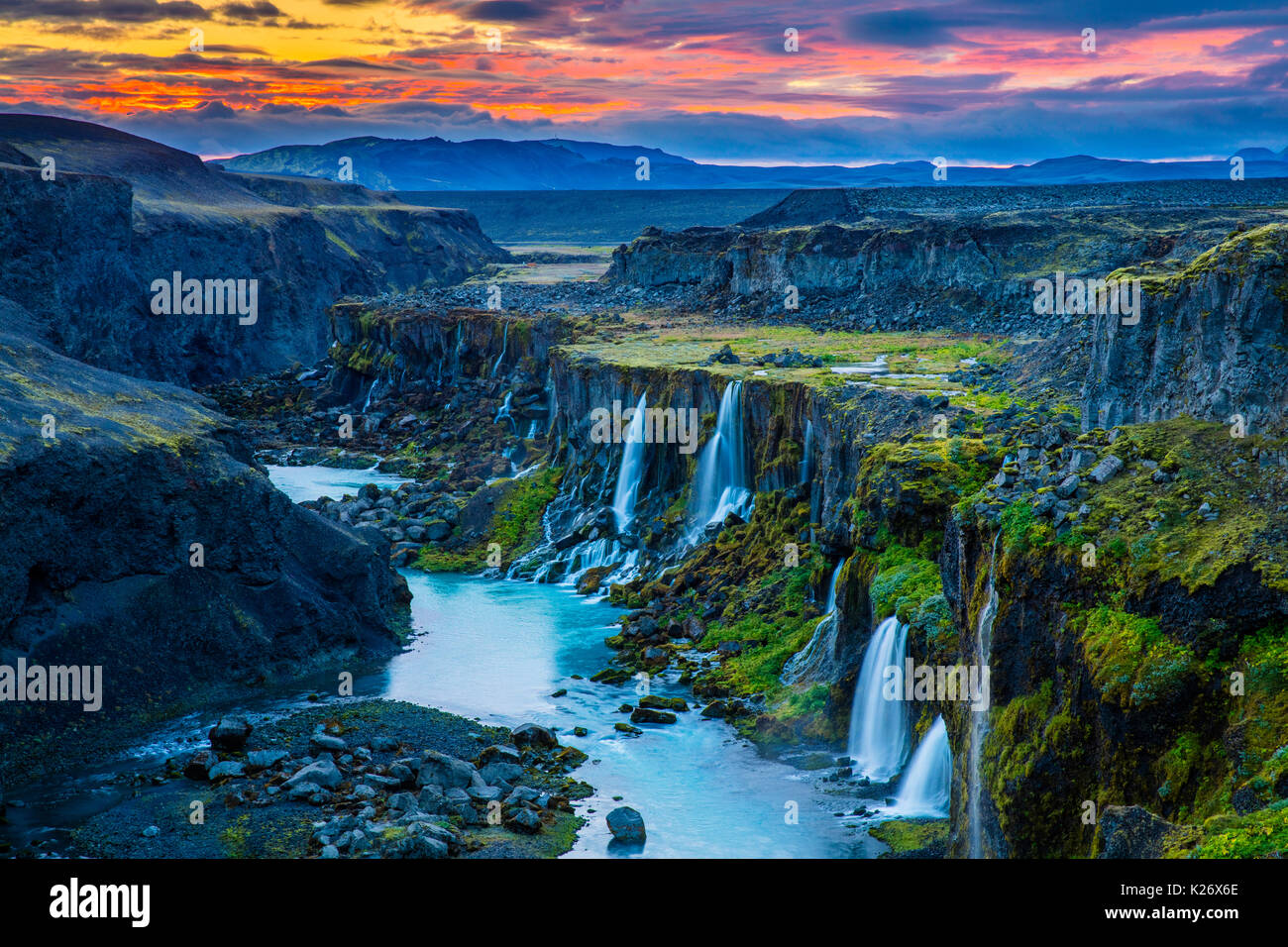Canyon avec de multiples chutes d'eau dans la région du sud de l'Islande Banque D'Images
