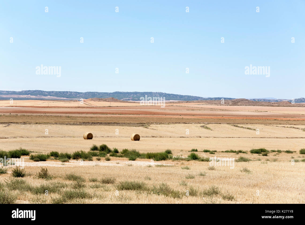 Vue d'un paysage aride typique de Los Monegros en Aragon, Espagne Banque D'Images