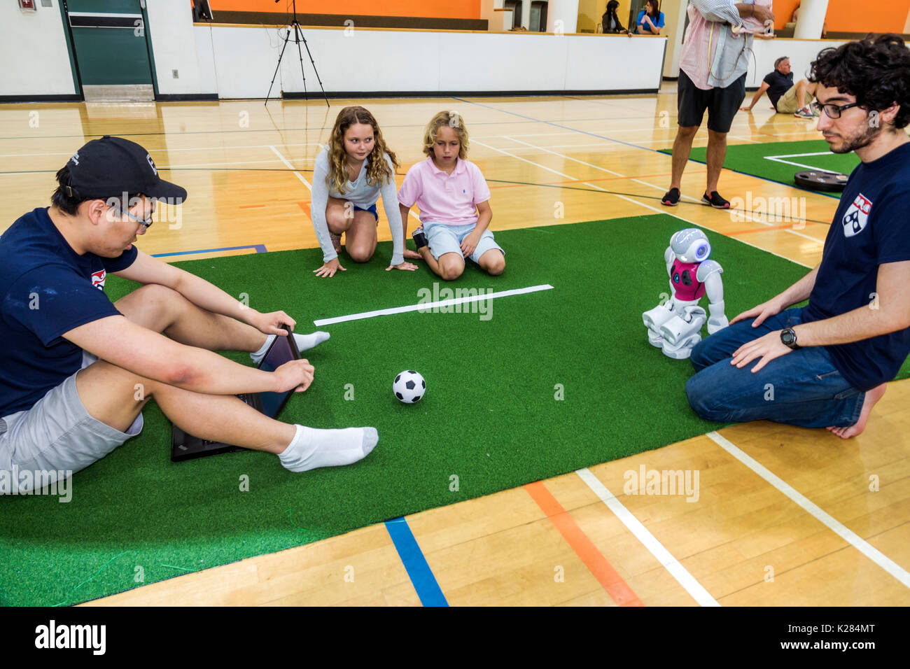 Miami Florida,Université de Miami,RoboCup Open,robots,SoftBank Robotics robot NAO,ai artificielle intelligence,étudiant étudiants élève concours, autono Banque D'Images