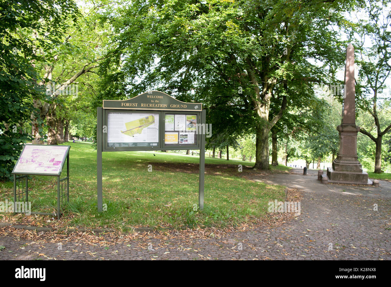 Entrée de la forêt Terrain de jeux, de la forêt de Nottingham Road East. Banque D'Images