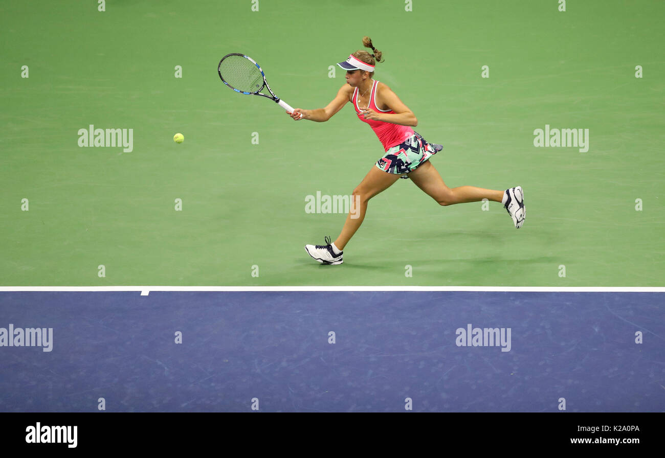 New York, USA. Août 29, 2017. Elise Mertens de Belgique réagit au cours de la première série de match contre Madison Keys des États-Unis à l'US Open 2017 Tournoi de tennis à New York, États-Unis, le 29 août 2017. Credit : Wang Ying/Xinhua/Alamy Live News Banque D'Images