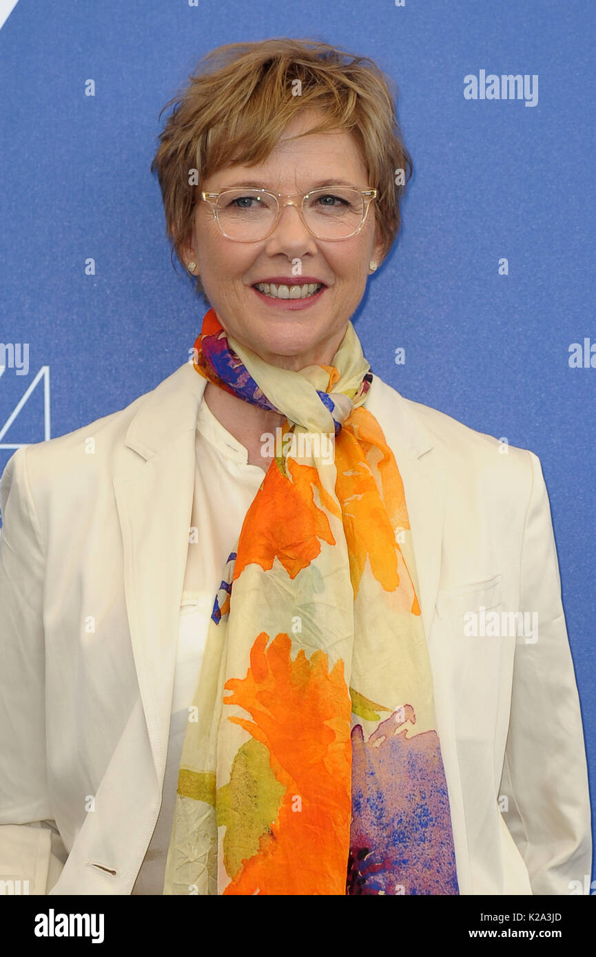 Venise, Italie. 30 août, 2017. 74e Festival du Film de Venise, Photocall Jury "Venise 74' sur la photo : Annette Benning indépendant : Crédit Photo Agency Srl/Alamy Live News Banque D'Images