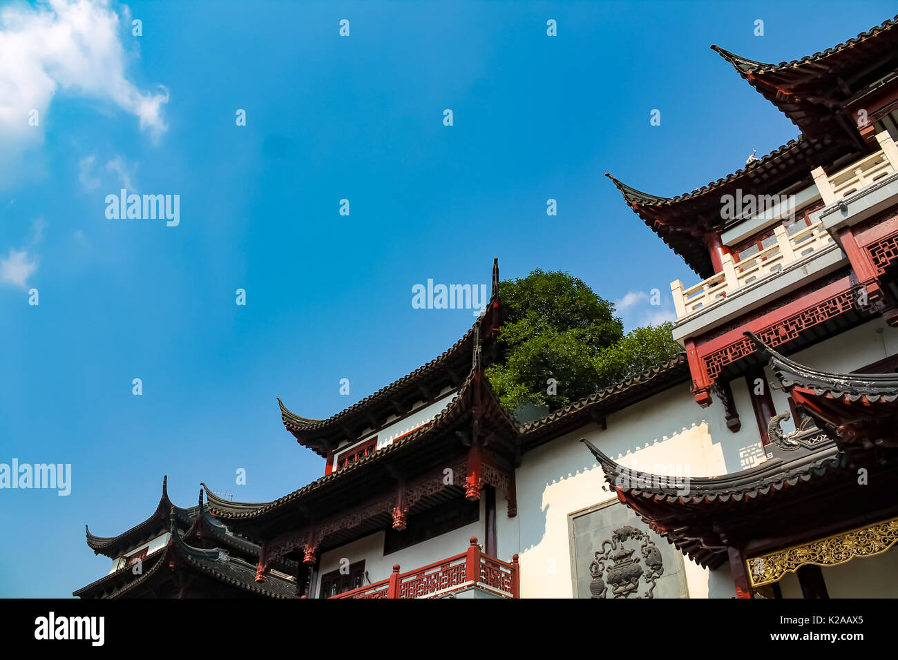 Les Chinois anciens toits à Shanghai vieille ville Banque D'Images