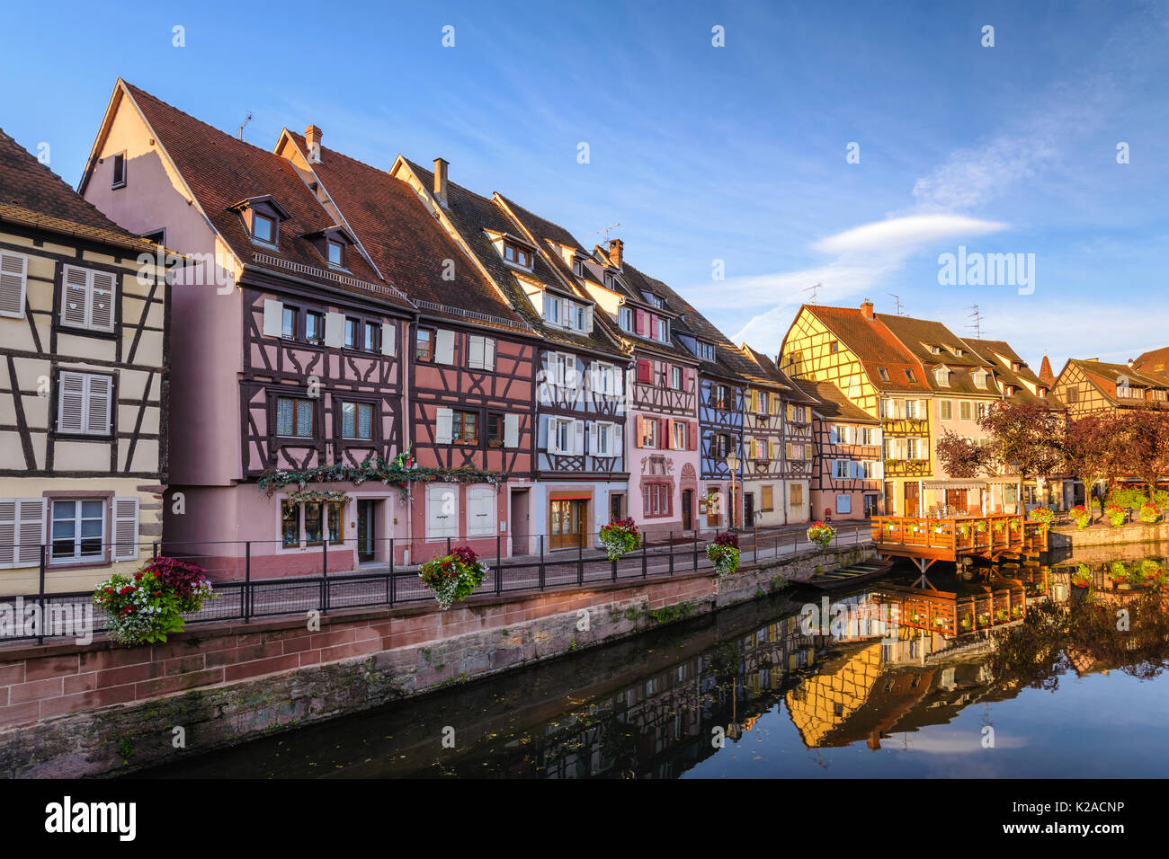 Maison de bois demi-Colmar ville lorsque le lever du soleil, Colmar, France Banque D'Images