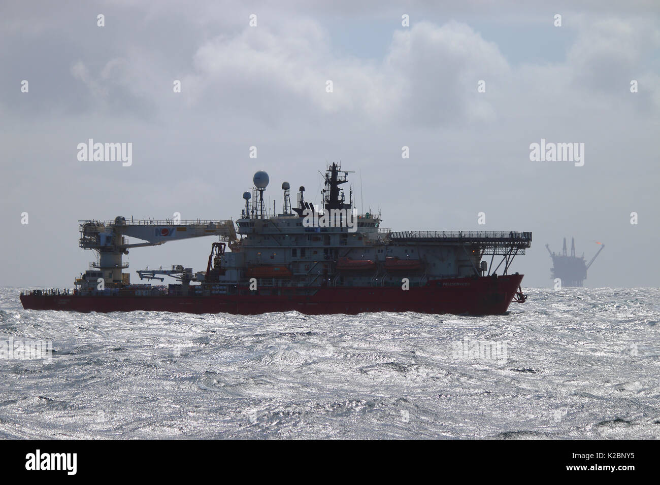 Support de plongée bateau naviguant sur la mer du Nord, mai 2015. Banque D'Images