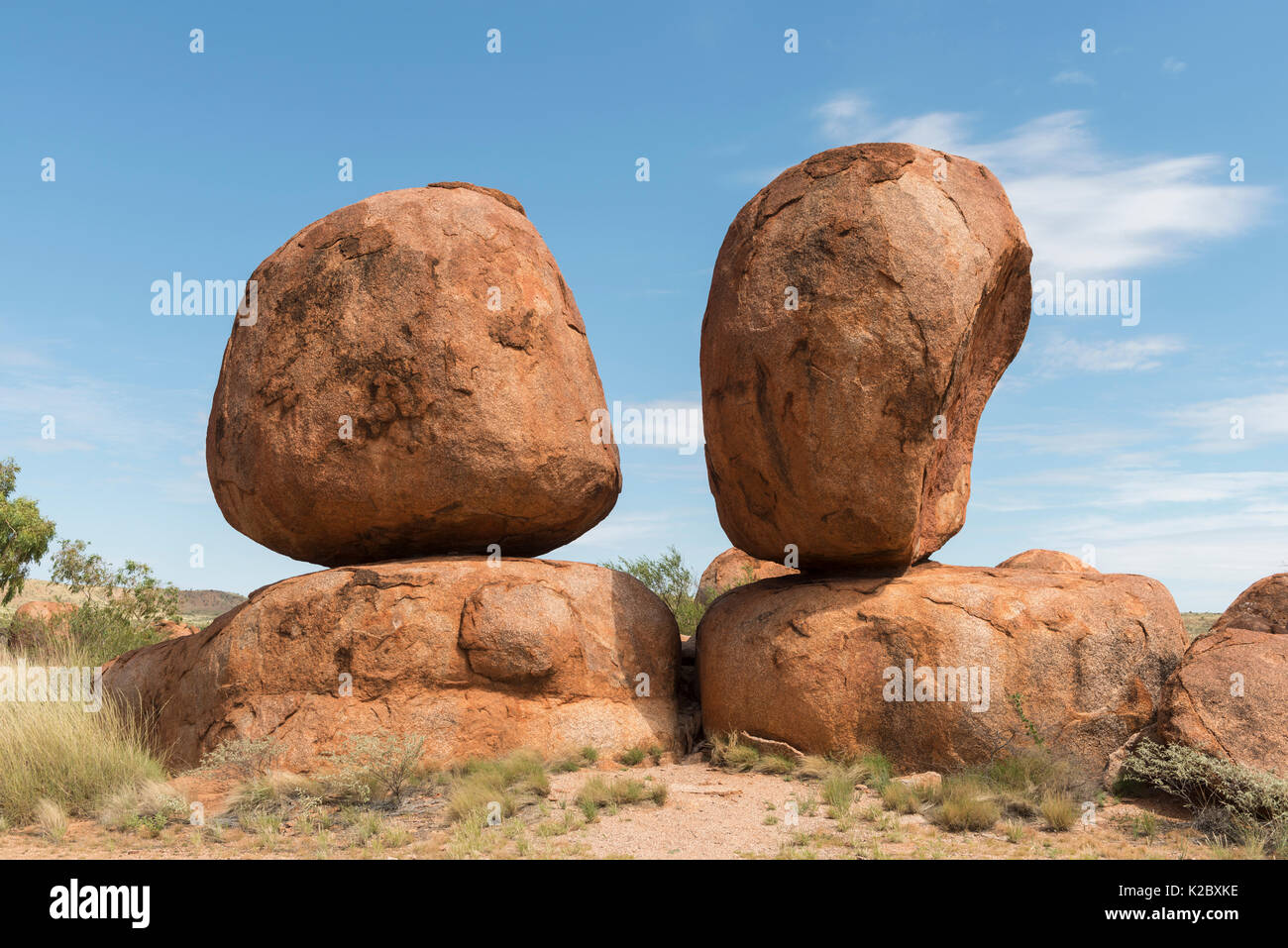 Devils Marbles, les rochers de granit formé il y a des millions d'années, les Devils Marbles Conservation reserve, Territoire du Nord, Australie. Banque D'Images