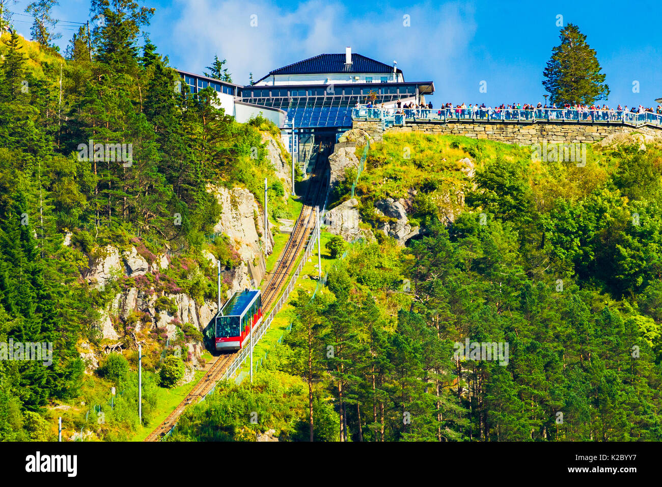 Transport de funiculaire à Bergen (Norvège), l'escalade du mont Floyen. Banque D'Images