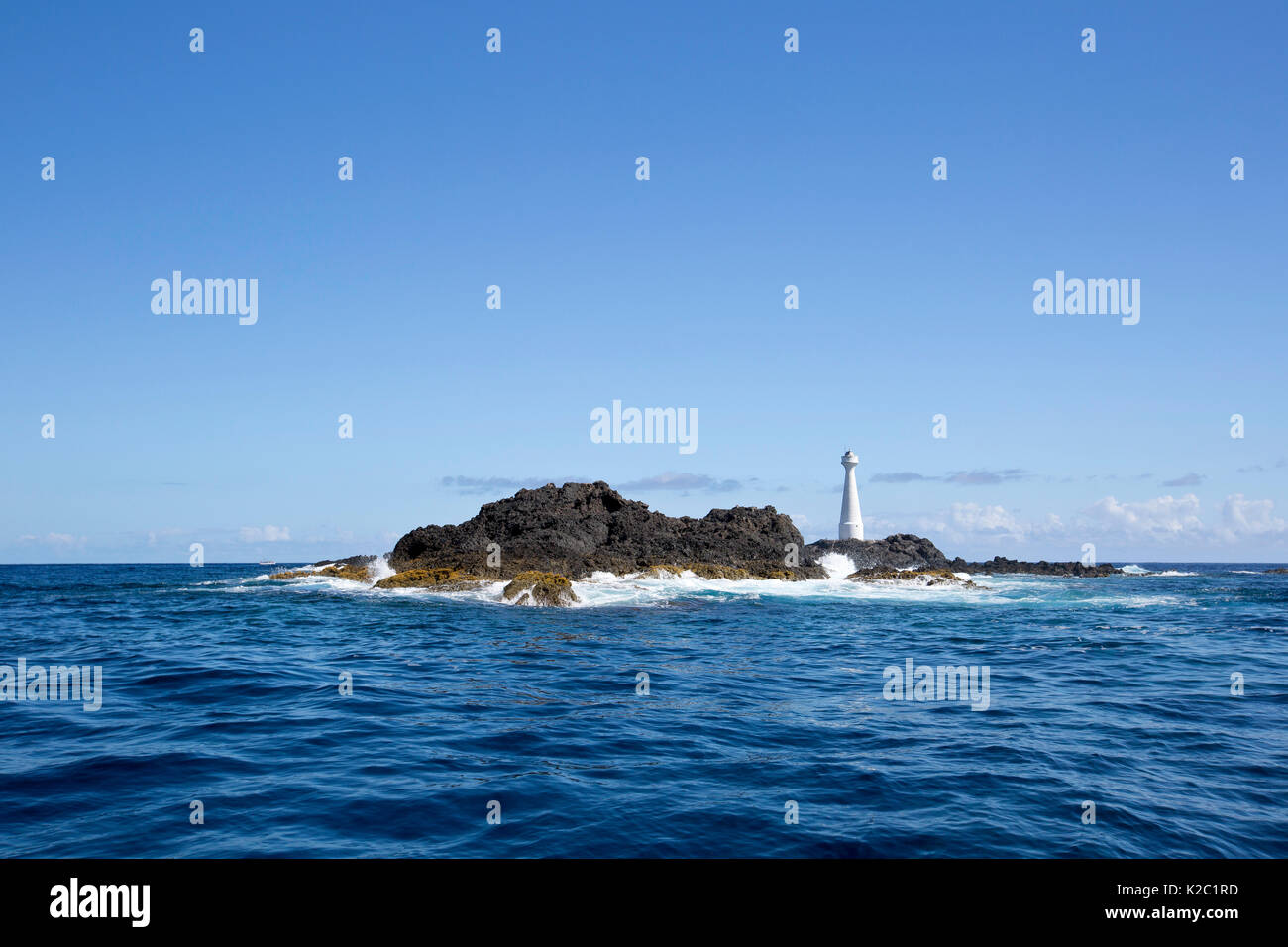 Petit phare à Formigas Islet, Açores, Portugal, Océan Atlantique, août 2014. Banque D'Images