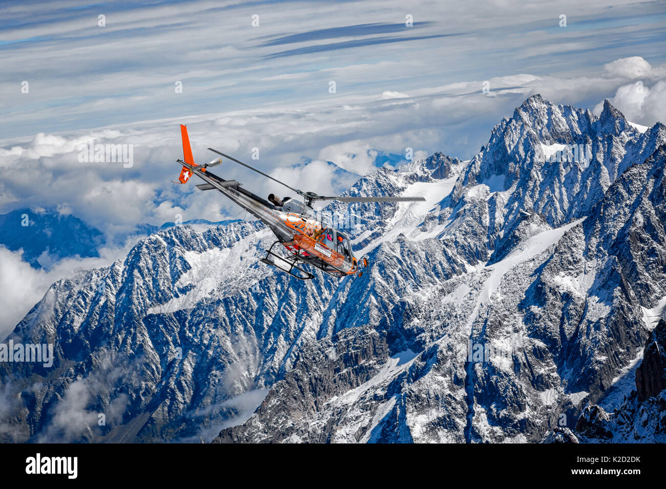 Hélicoptère de sauvetage en montagne, Chamonix, Mont-Blanc, France Banque D'Images
