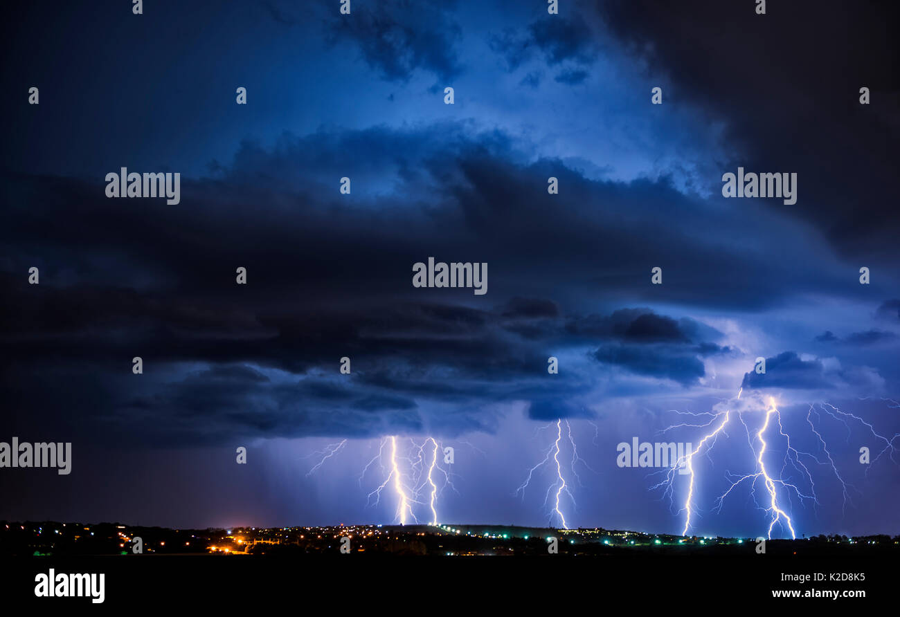 Orage sur la ville la nuit, Pretoria, Afrique du Sud, Décembre 2013 Banque D'Images