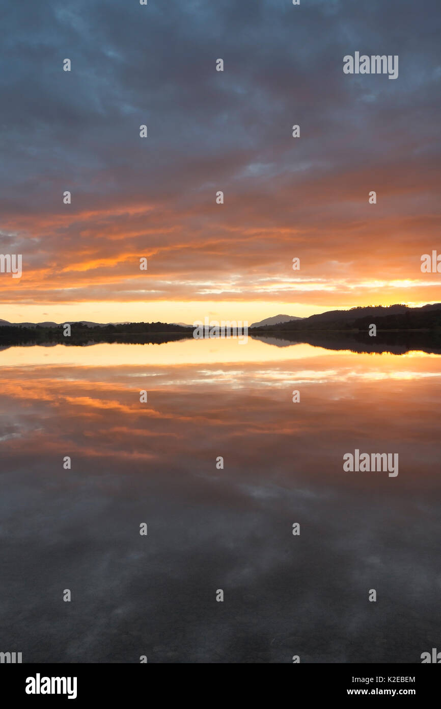 Coucher du soleil sur le Loch Insh, Parc National de Cairngorms, en Écosse, au Royaume-Uni, en octobre 2013. Banque D'Images