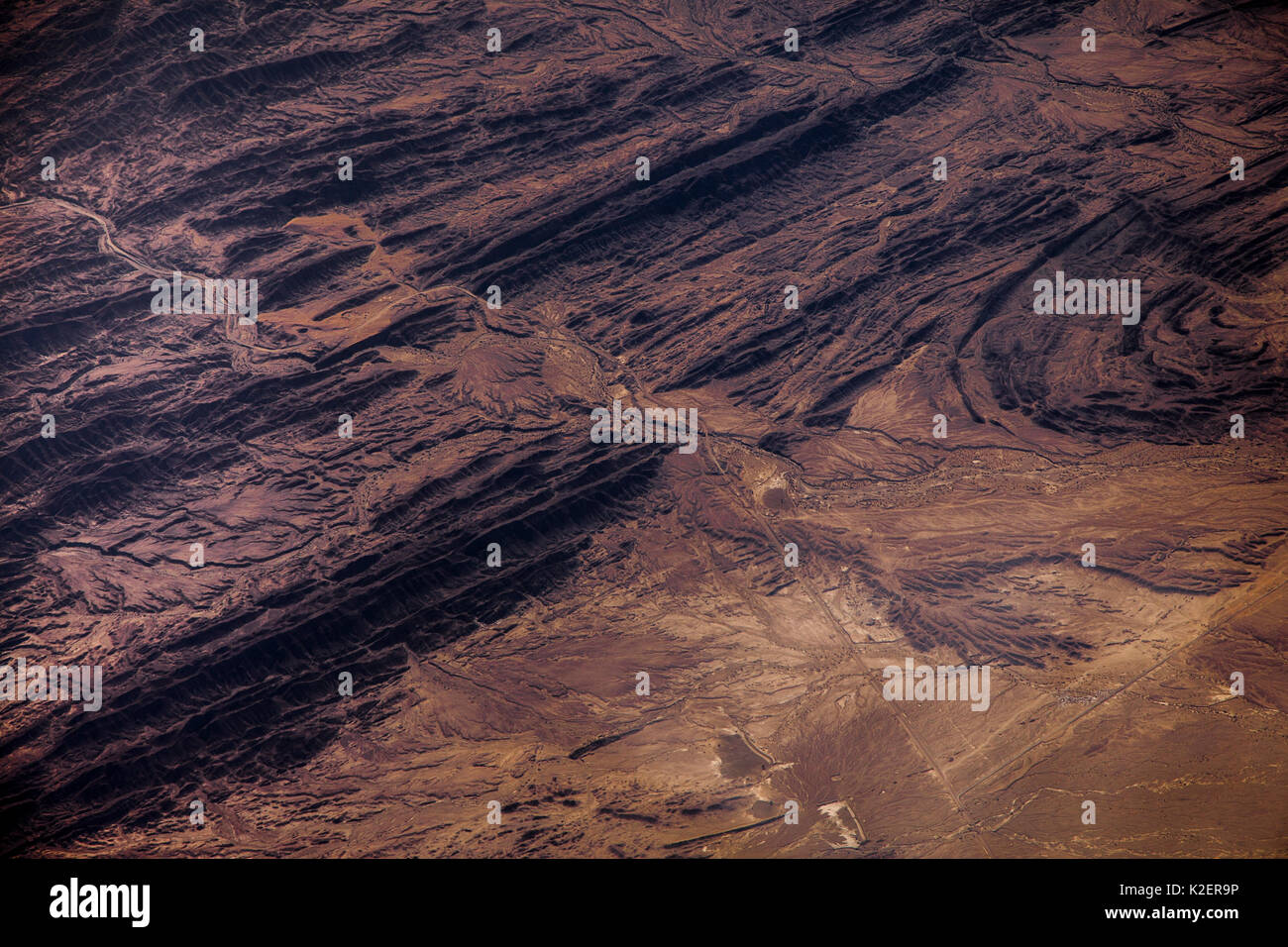 Vue de plan de montagnes, Gowargo Tehsi, au sud-ouest du Pakistan, décembre. Banque D'Images