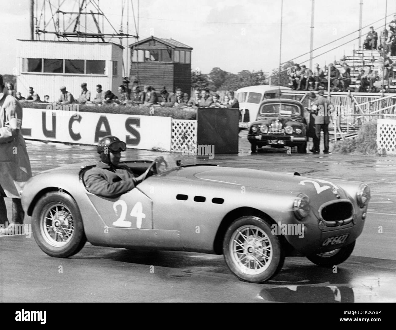 Austin 7, J. W. Whitehouse 11-9-1954 Silverstone Banque D'Images Austin 7, J. W. Whitehouse 11-9-1954 Silverstone Banque D'Images