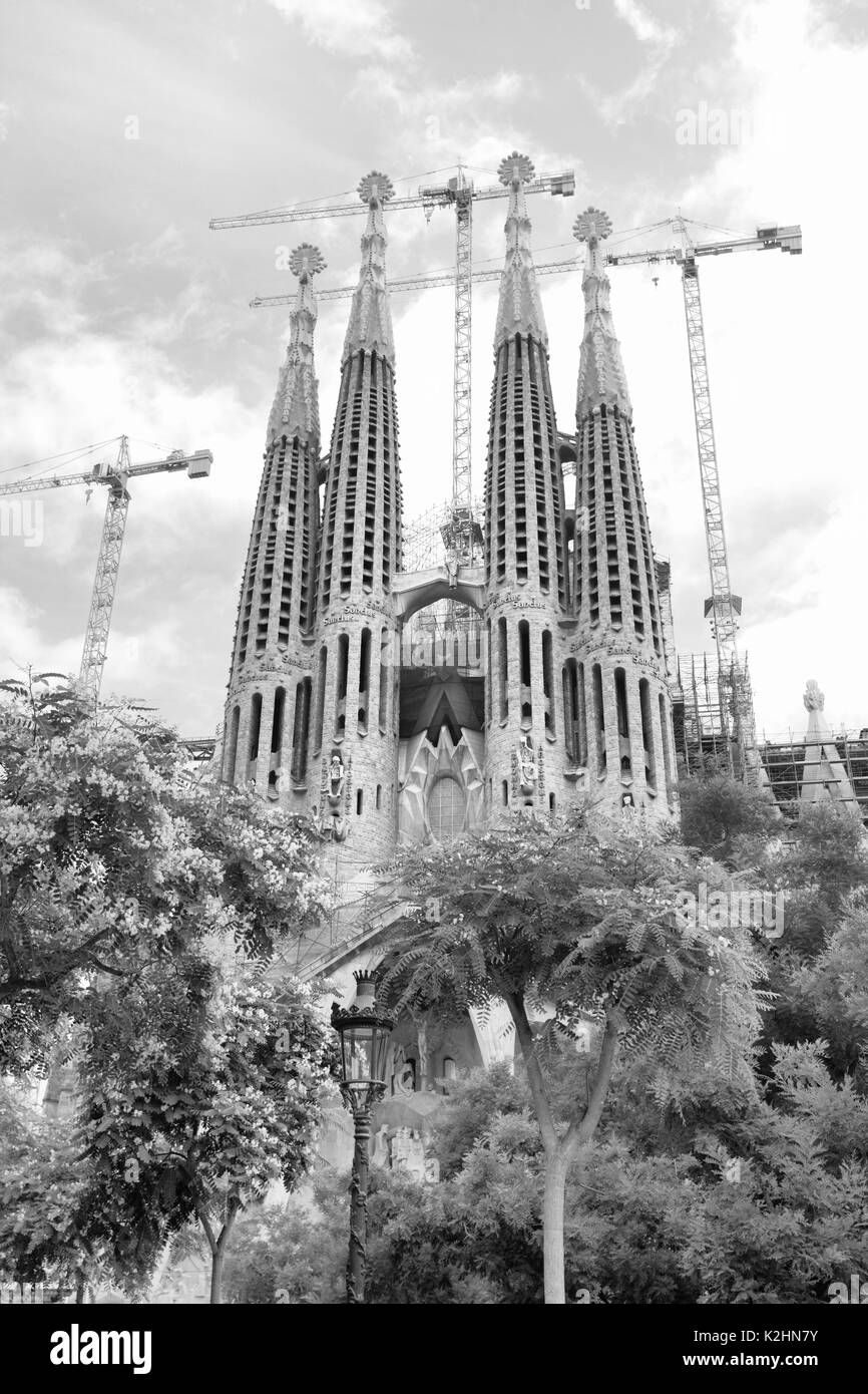Barcelone, Espagne - 09 juin 2011 : la La Sagrada Familia par Antoni Gaudi à Barcelone. Image en noir et blanc Banque D'Images