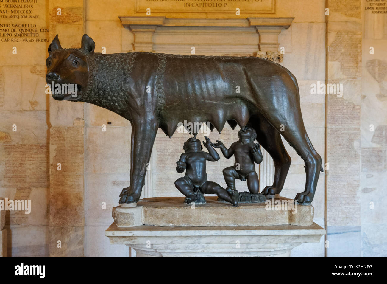 Sculpture en bronze la Louve du capitole dans les musées du Capitole, Rome, Italie Banque D'Images