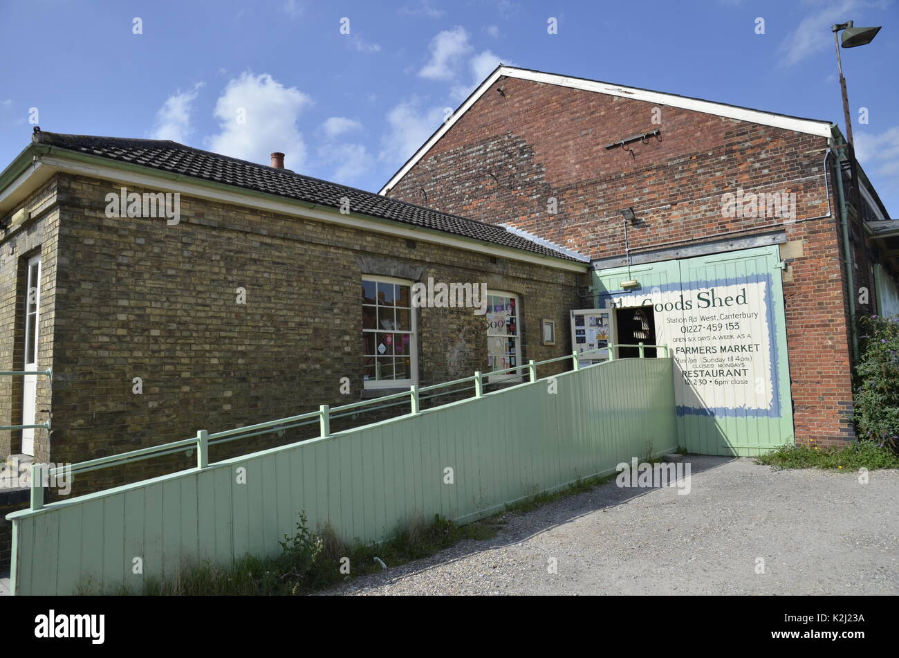 Les marchandises Shed, une piscine farmers market et restaurant à Canterbury, Kent Banque D'Images