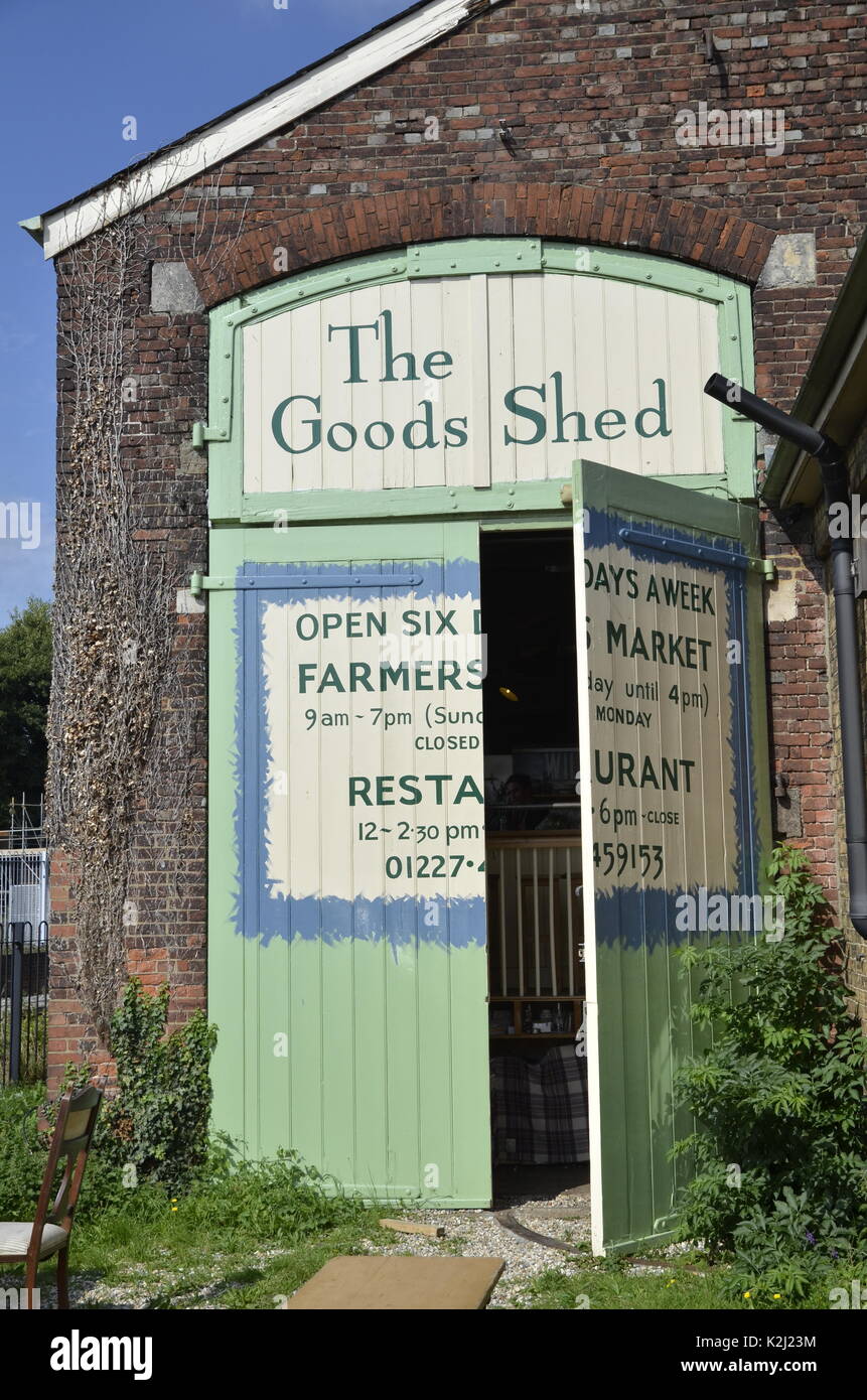 Les marchandises Shed, une piscine farmers market et restaurant à Canterbury, Kent Banque D'Images