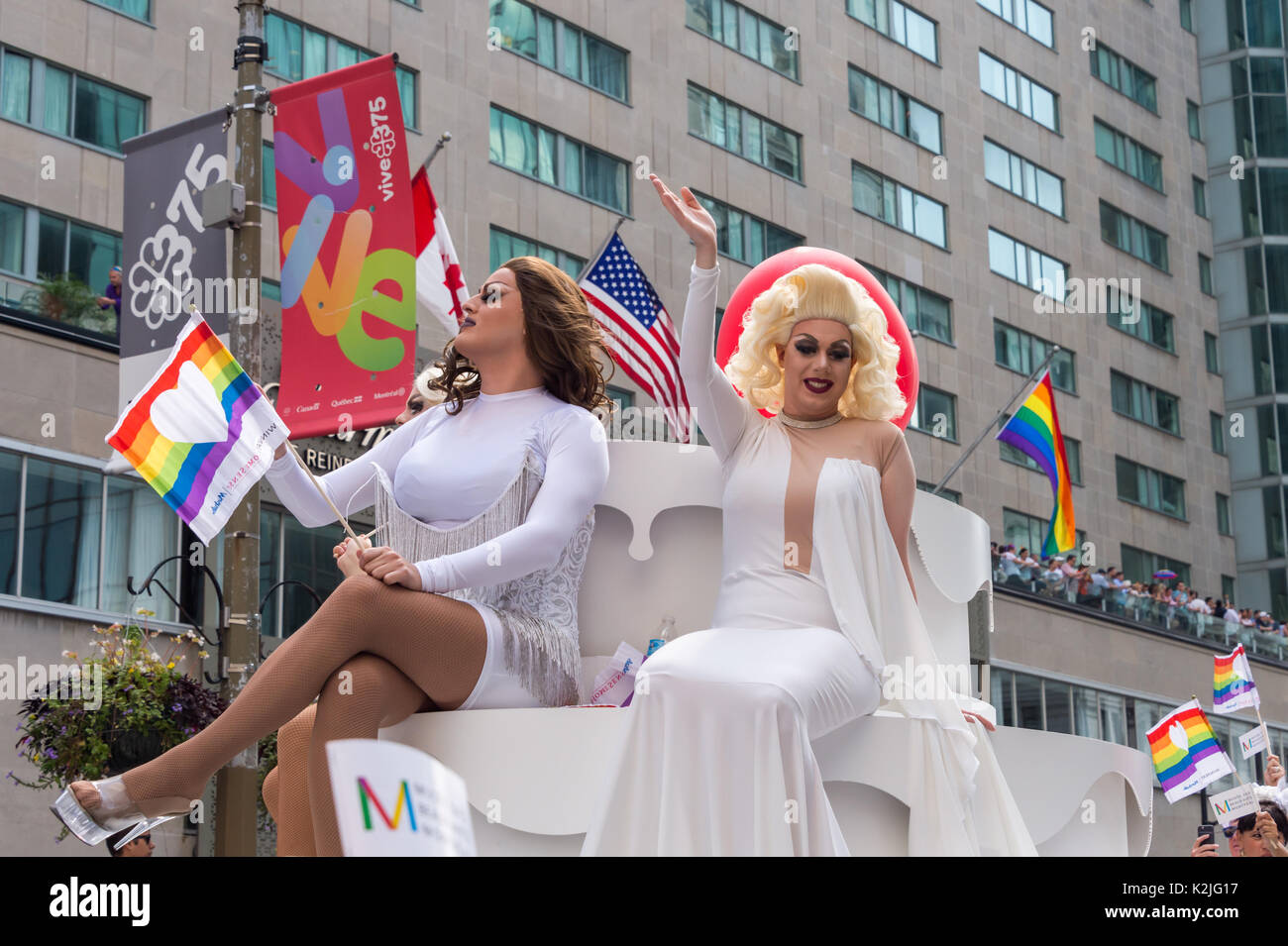 Montréal, le 20 août 2017 : Drag Queens de prendre part à la parade de la Fierté gaie de Montréal Banque D'Images