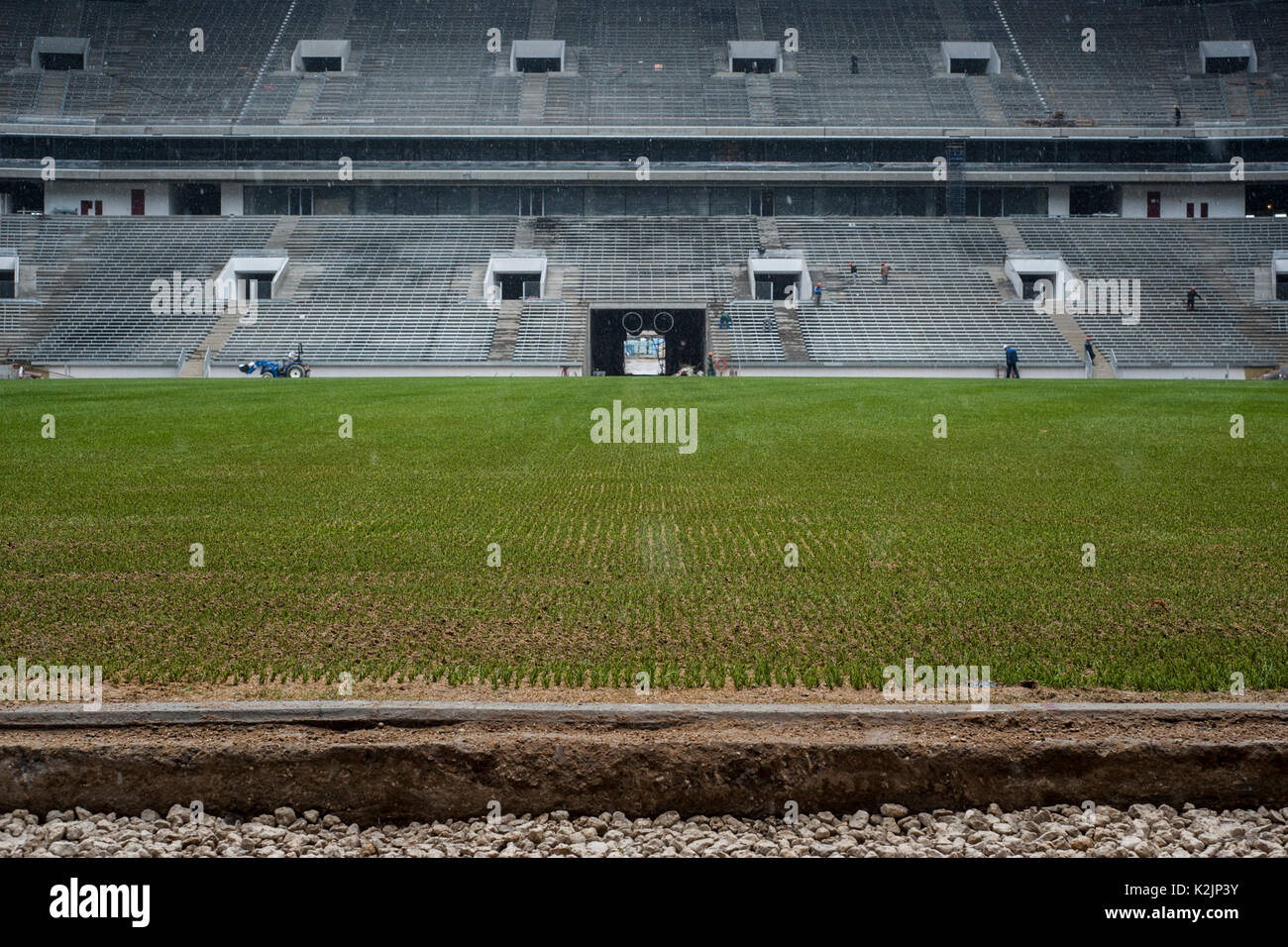 Rénovation de du stade Luzhniki de Moscou. Il sera l'hôte de la finale de la Coupe du monde et a une capacité de 80 000 personnes. Construction et rénovation des stades de football en Russie est une course contre la montre que la Russie est l'hôte de la Coupe du Monde FIFA 2018 en juin et juillet 2018. Banque D'Images