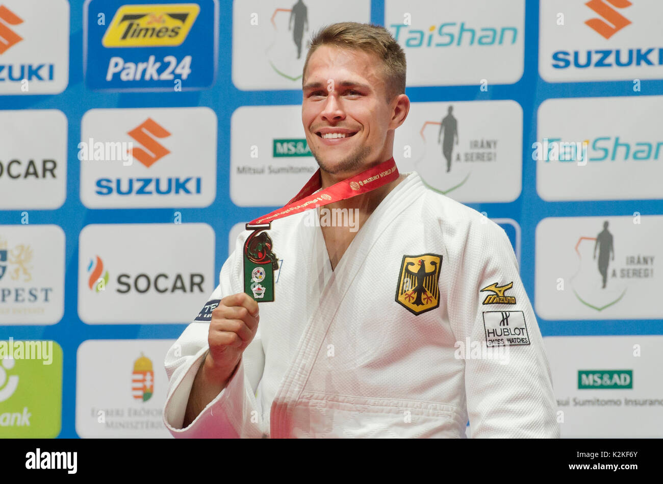 Budapest, Hongrie. Août 31, 2017. Le judoka allemand Alexander Wieczerzak pose avec sa médaille d'or dans la catégorie -81 kg hommes de Suzuki le championnat du monde de judo 2017 à Budapest, Hongrie, le 31 août 2017. Photo : CTK Vit Simanek/Photo/Alamy Live News Banque D'Images