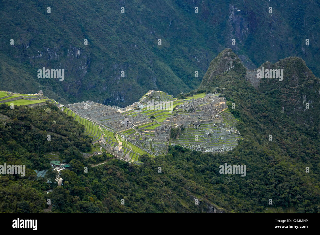 Machu Picchu 15e siècle ruines Incas (Site du patrimoine mondial), vu de la porte du soleil, la Vallée Sacrée, le Pérou, Amérique du Sud Banque D'Images