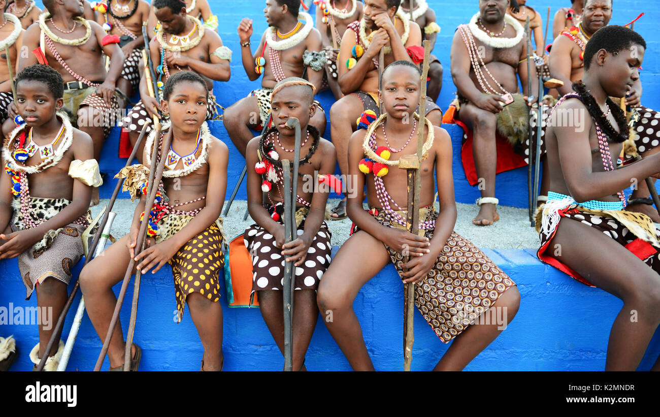 Mini Reed Dance Umhlanga reed dance Banque de photographies et d’images à haute ...