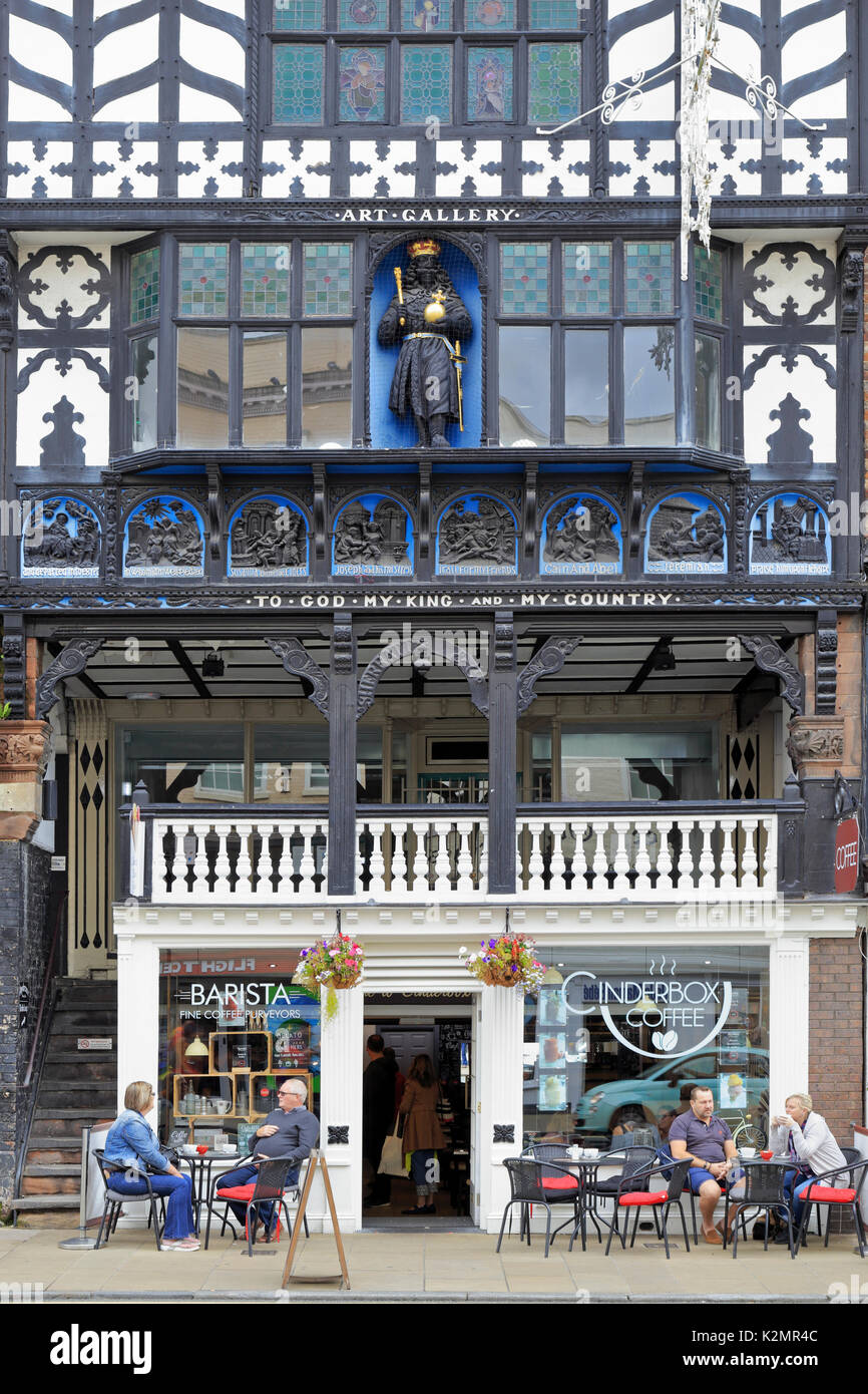 Galerie d'Art ancien et Cinderbox coffee shop, rue Bridge, lignes, Chester, Cheshire, Angleterre, Royaume-Uni. Banque D'Images