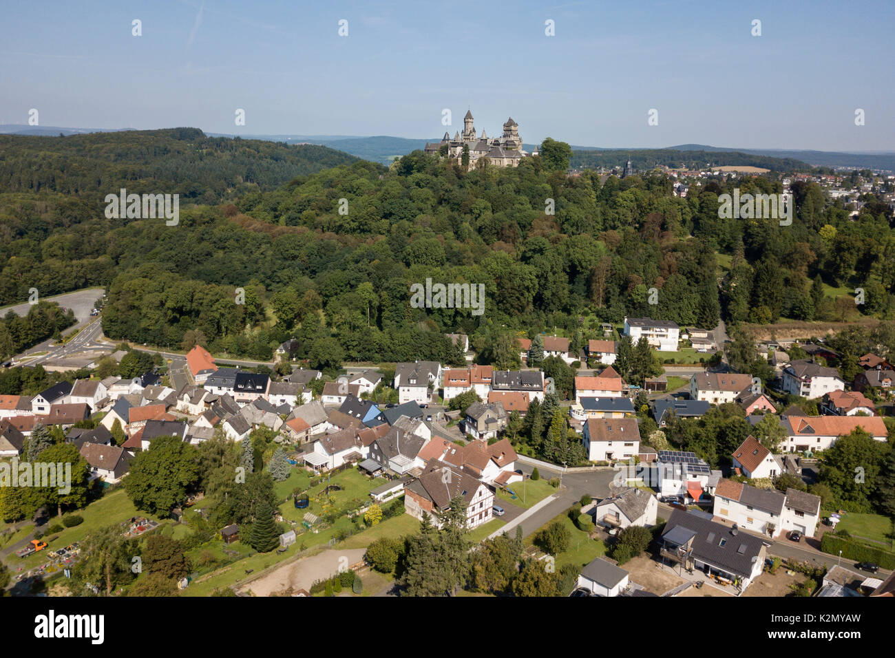 Braunfels ville avec un château médiéval au sommet de la colline. Hesse, Allemagne Banque D'Images