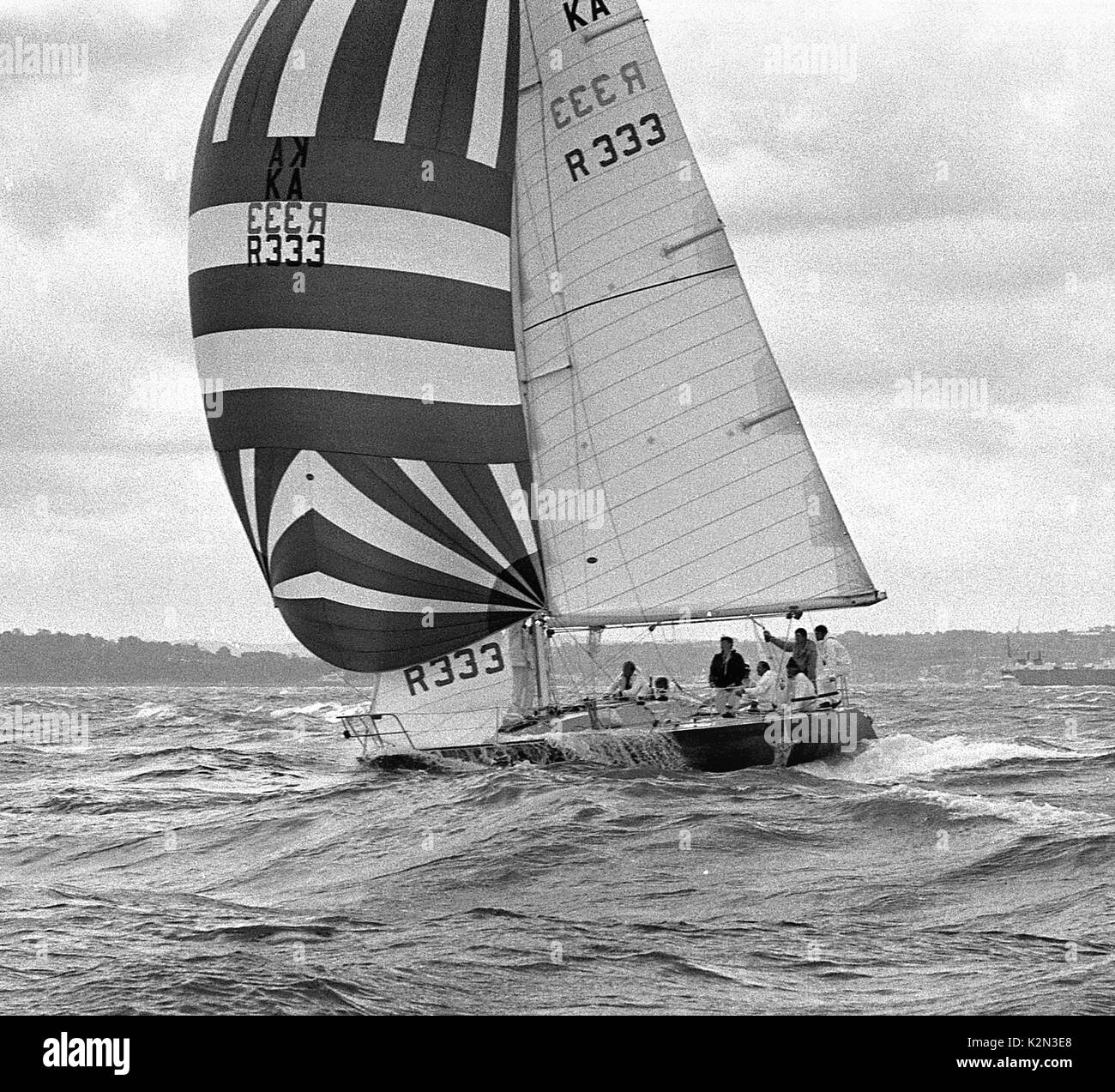 AJAXNETPHOTO. 1979. SOLENT, en Angleterre. ADMIRAL'S CUP - SOLENT INSHORE RACE - VOITURE DE POLICE - l'Australie, skippé par PETER CANTWELL. PHOTO:JONATHAN EASTLAND/AJAX REF:79 2006 Banque D'Images