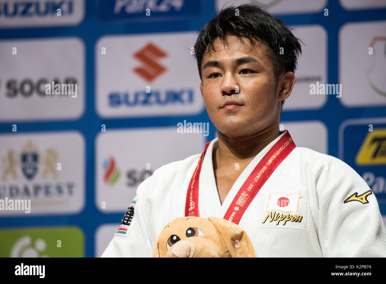 Budapest, Hongrie. Août 30, 2017. Soichi Hashimoto du Japon sur le podium pour la catégorie -73kg au Championnat du monde de judo 2017 Budapest le 30 août 2017 à Budapest, Hongrie. Credit : Rok Rakun/Pacific Press/Alamy Live News Banque D'Images