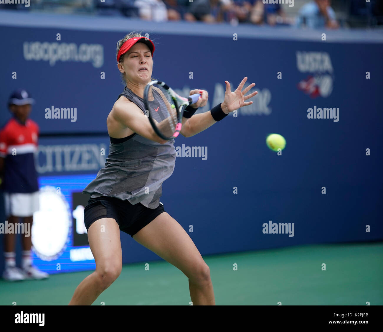 New York, États-Unis. Août 30, 2017. New York, NY USA - 30 août 2017 : Eugenie Bouchard du Canada renvoie ball au cours de match contre Evgeniya Rodina à US Open Championships à Billie Jean King National Tennis Center Crédit : lev radin/Alamy Live News Banque D'Images