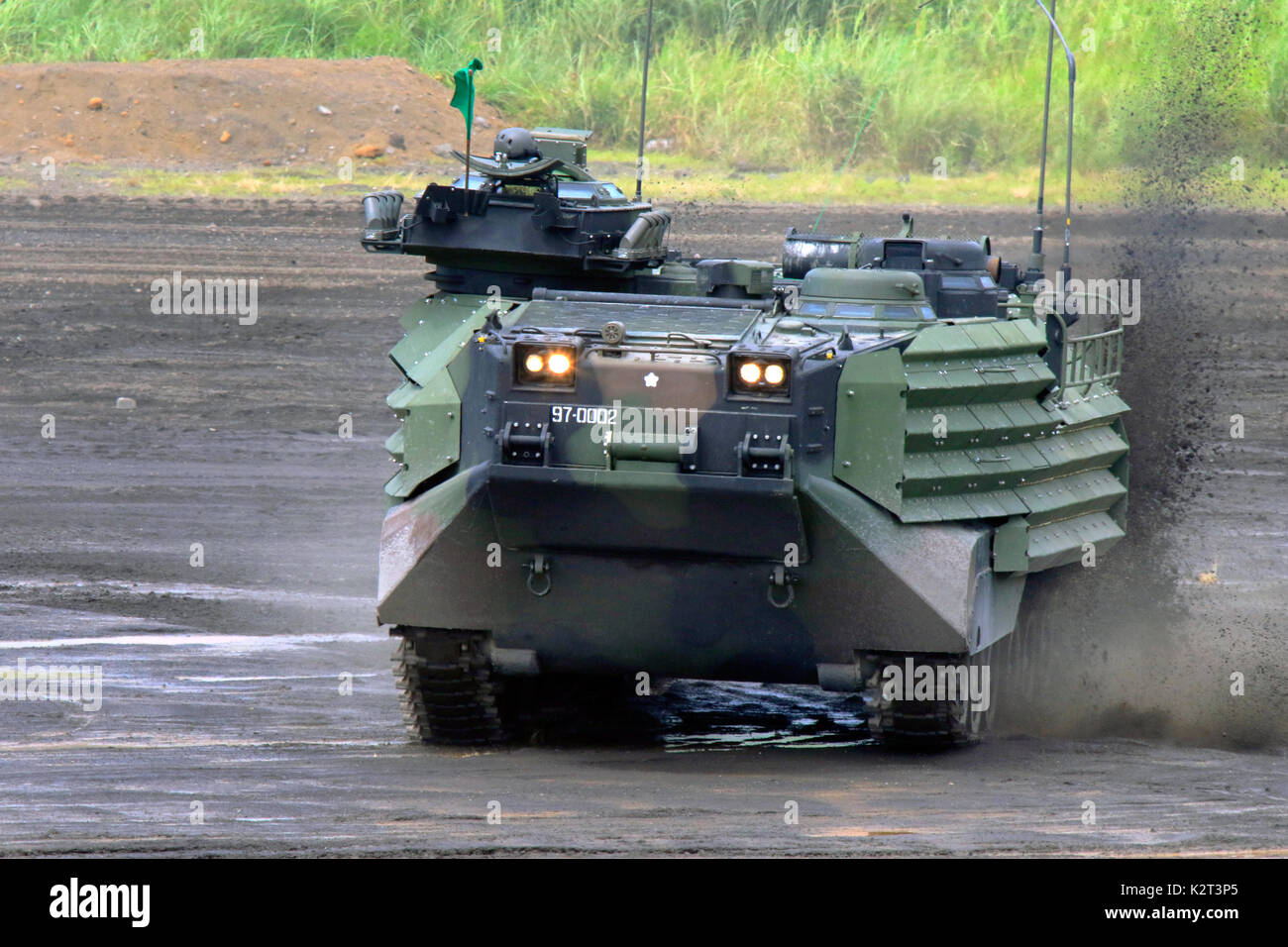 L'assaut du véhicule amphibie AAV 7 de la masse d'autodéfense du Japon Banque D'Images