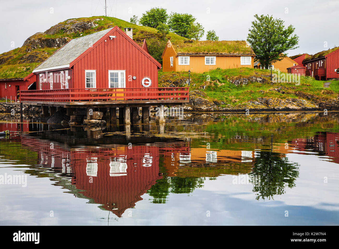 Maisons de pêcheurs traditionnels à l'île de Haholmen rorbu, Norvège Banque D'Images