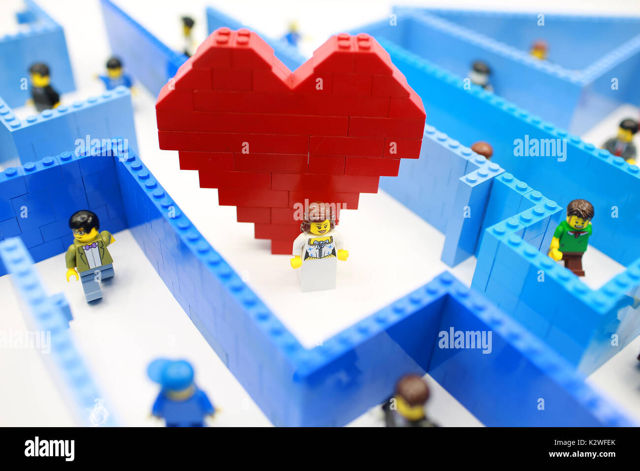 Amour lego cache-cache Photo Stock - Alamy