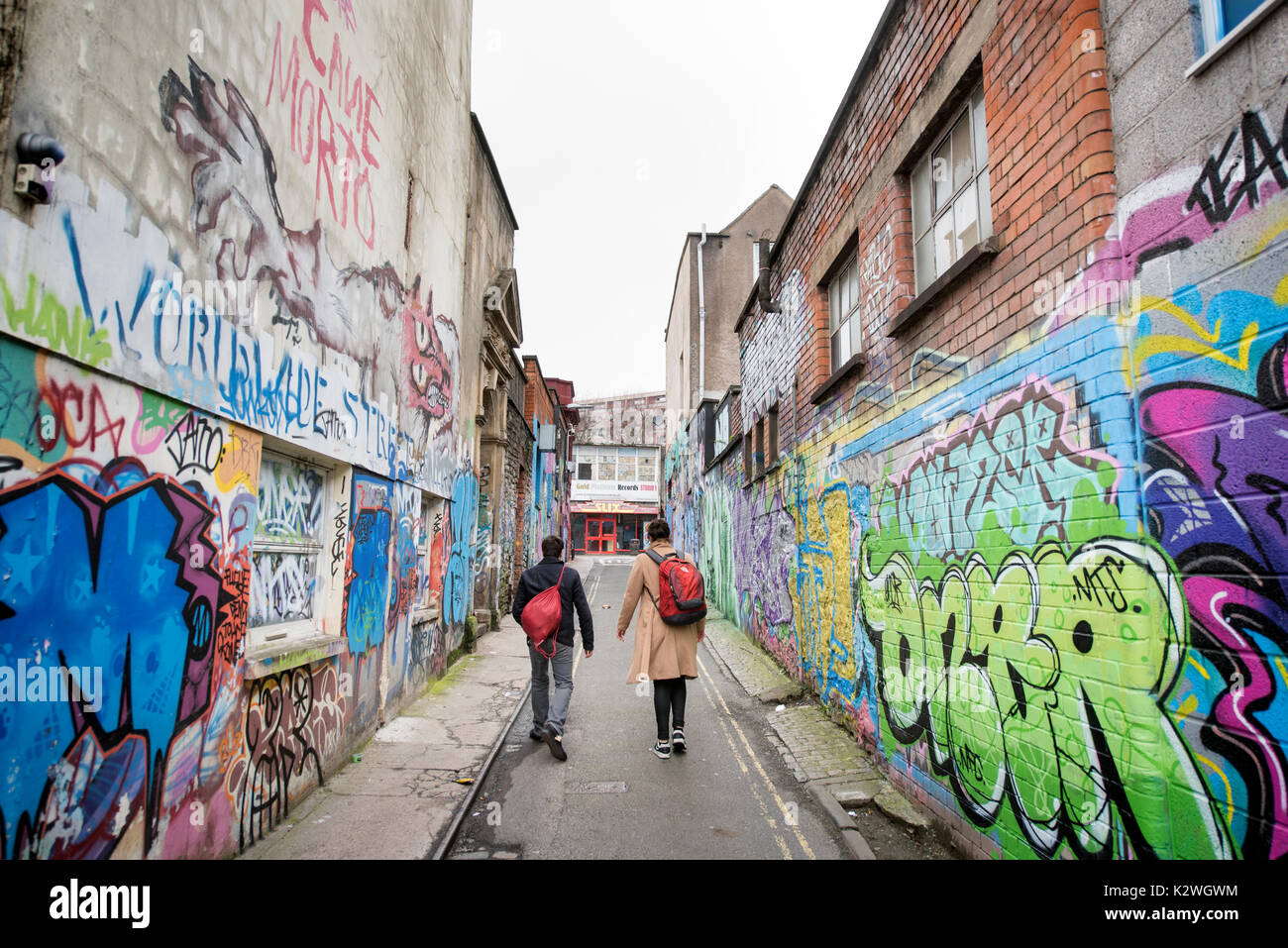 Graffiti dans Hepburn Rd Stokes Croft, Bristol UK Banque D'Images