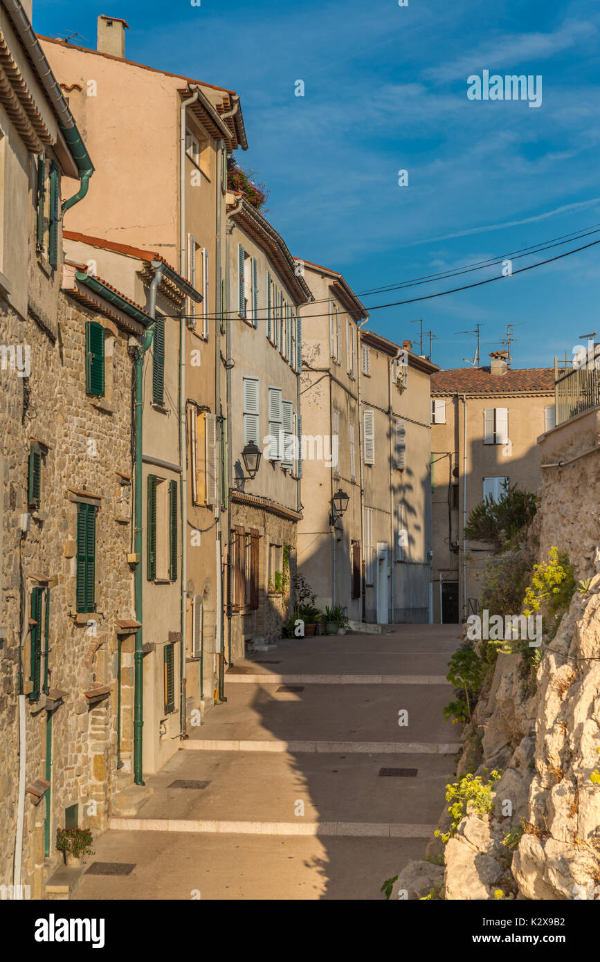 Provence, France les bâtiments de style à Antibes, France Banque D'Images