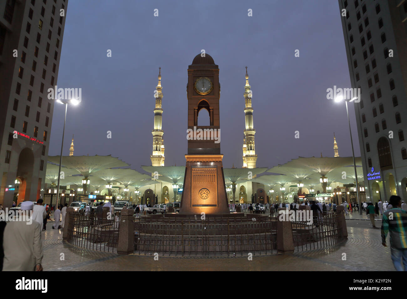 La Tour de l'horloge de Madina, également connue sous le nom de Tour de l'horloge Abraj Al-Bait, est un monument emblématique de Madinah, en Arabie Saoudite. Banque D'Images