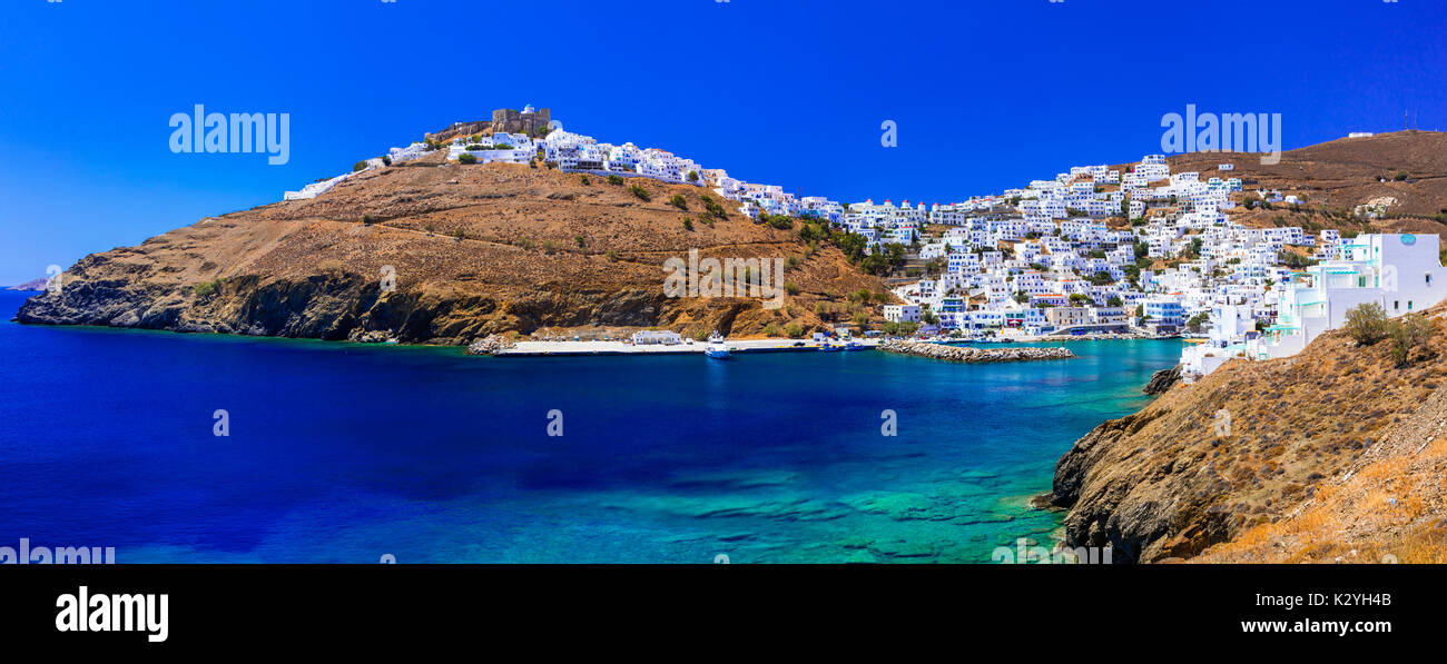 Îles de la Grèce traditionnelle unique - Astypalea pittoresque (Astipalaia) dans le Dodécanèse. Belle vue du village de Chora Banque D'Images