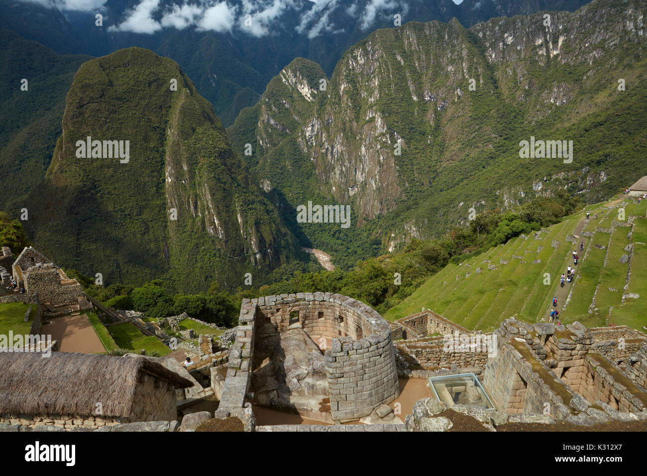 Temple du Soleil, le Machu Picchu 15e siècle ruines Incas (Site du patrimoine mondial), la Vallée Sacrée, le Pérou, Amérique du Sud Banque D'Images