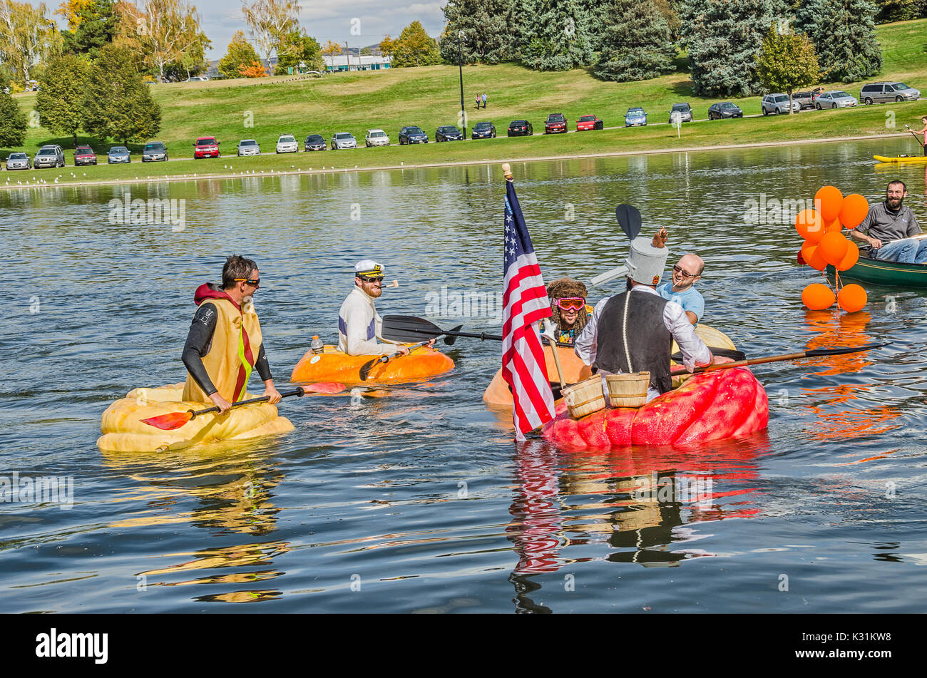 SALT LAKE CITY, UT - 17 octobre : Les gens habillés de participer à la 5e édition de la Régate 2015 Citrouille Ginormous de cabane à sucre au Park le 17 octobre 2 Banque D'Images