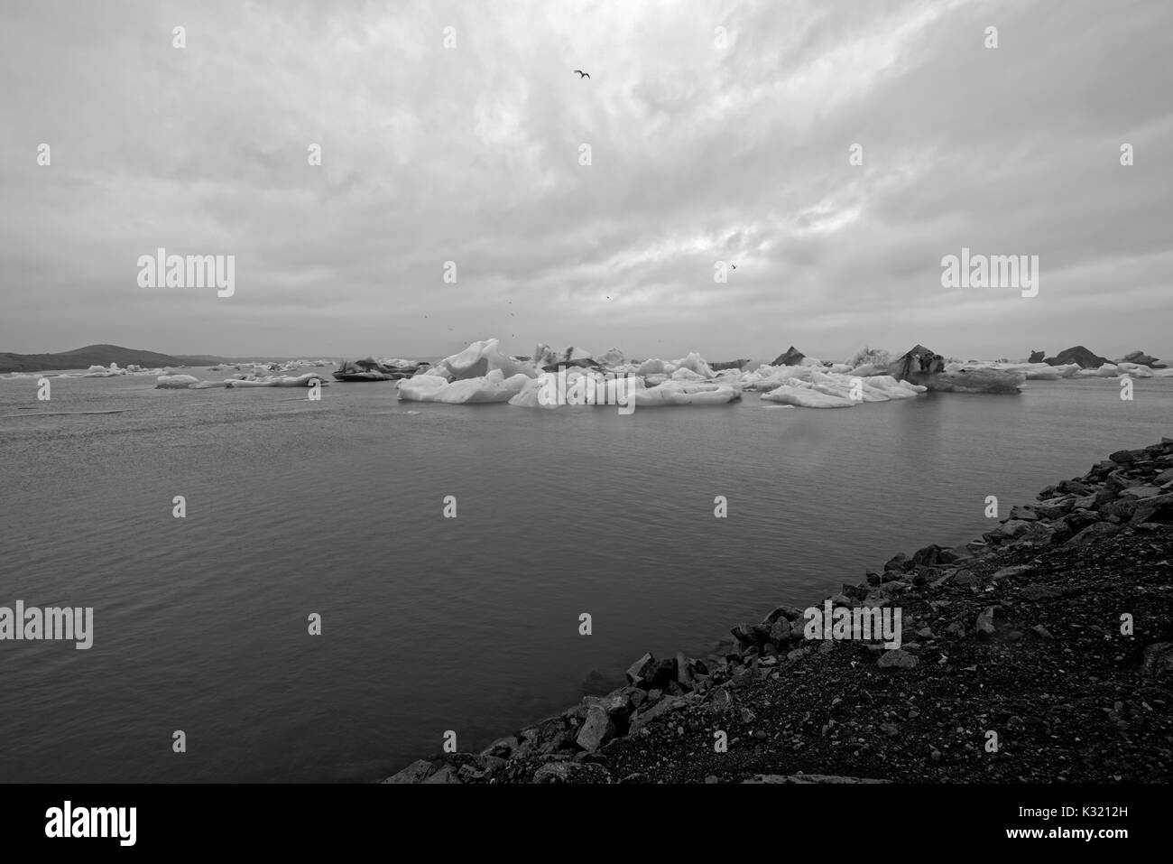 Les icebergs Jokulsarlon glacier Breidamerkurjokull lagon, sous, Sudhurland, Islande. Banque D'Images