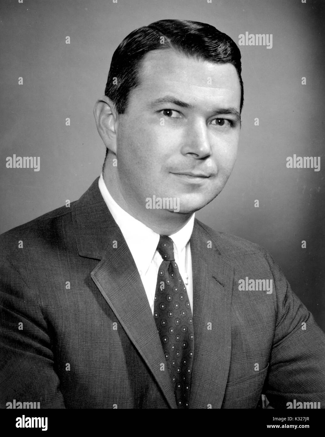 Portrait de la poitrine vers le haut de Winfield Scott Fossé III, développeur, entrepreneur, et de marketing et communication, 1960. Banque D'Images
