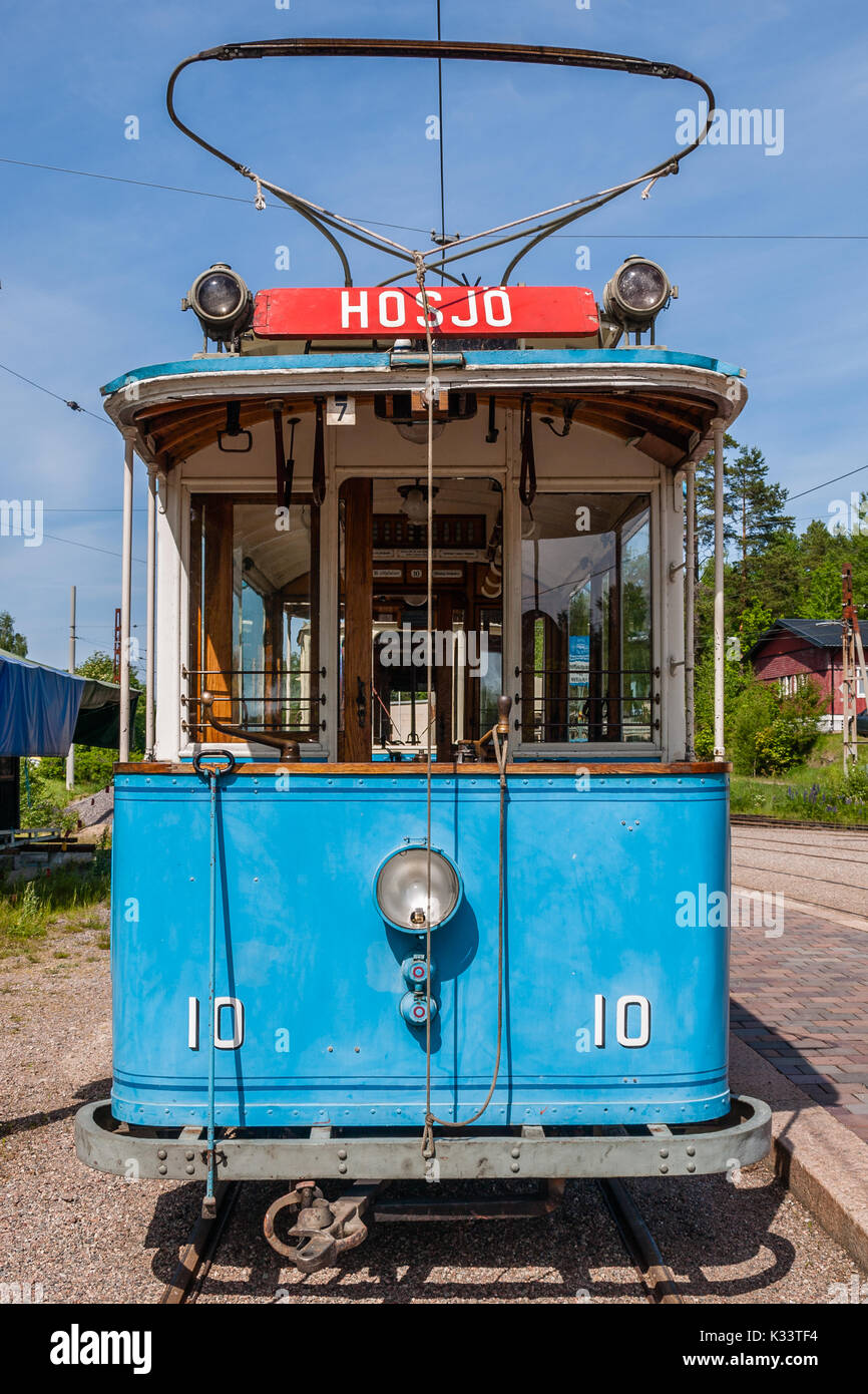 Un vieux tramway sur la voie en Malmköping musée. Banque D'Images